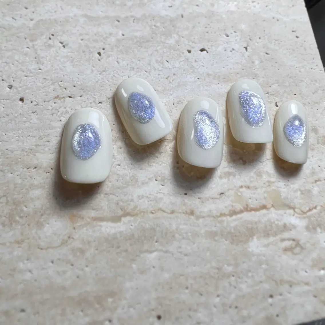 ネイル 水色 マグネットネイル ニュアンスネイル ワンカラーネイル ぷっくりネイル pointillé .ayaのネイルデザイン