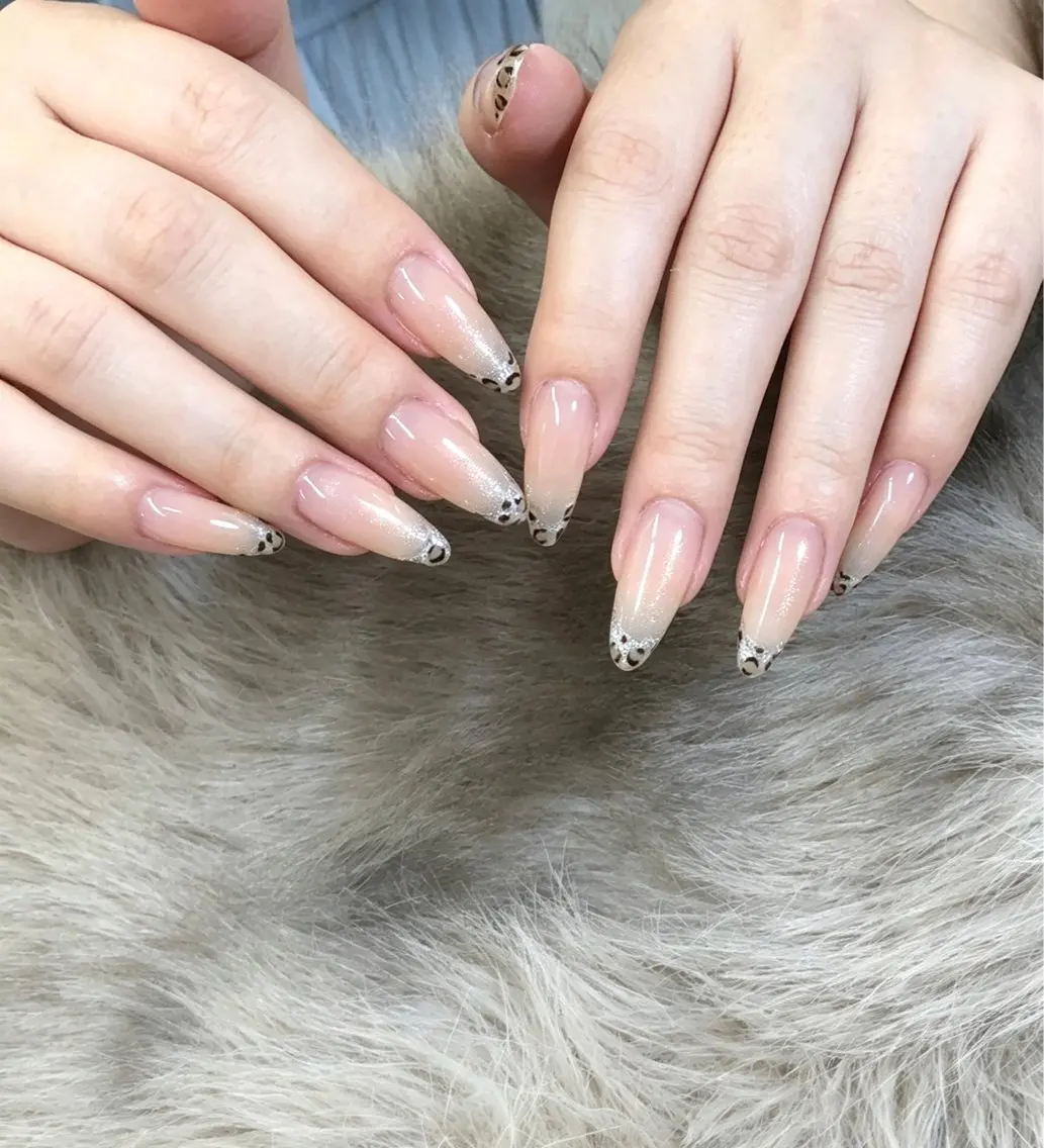 ネイル ハンドネイル Glow Minamiのネイルデザイン