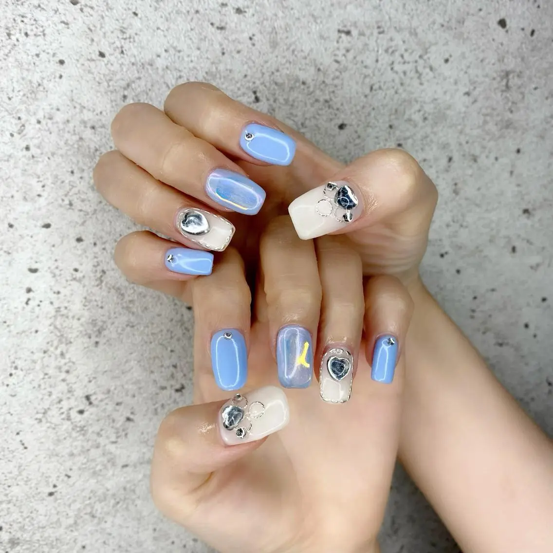 セミロング カラー パーマ ヘアアレンジ メンズ キッズ ネイル マツエク・マツパ メンズ韓国風 ブルーカラー 韓国風マツエク 韓国風ヘア ブルー ハンドネイル Salon Ｋのネイルデザイン