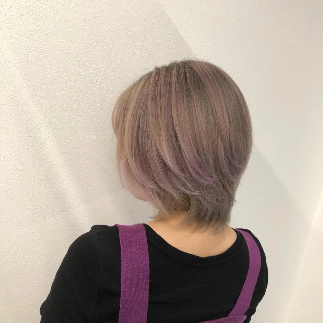 ショート カラー ヘアアレンジ ショートボブ シールエクステ バレイヤージュ デザインカラー ハイライトカラー アンドウ ユウ/ レイヤーカット/韓国のヘアスタイル