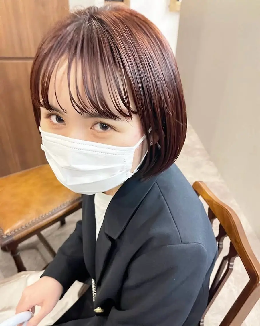 ショート カラー ブリーチ ブラウンカラー ブリーチなしカラー レッドカラー レッドブラウン 透明感☁️/レイヤー 🤍/まの🌷のヘアスタイル