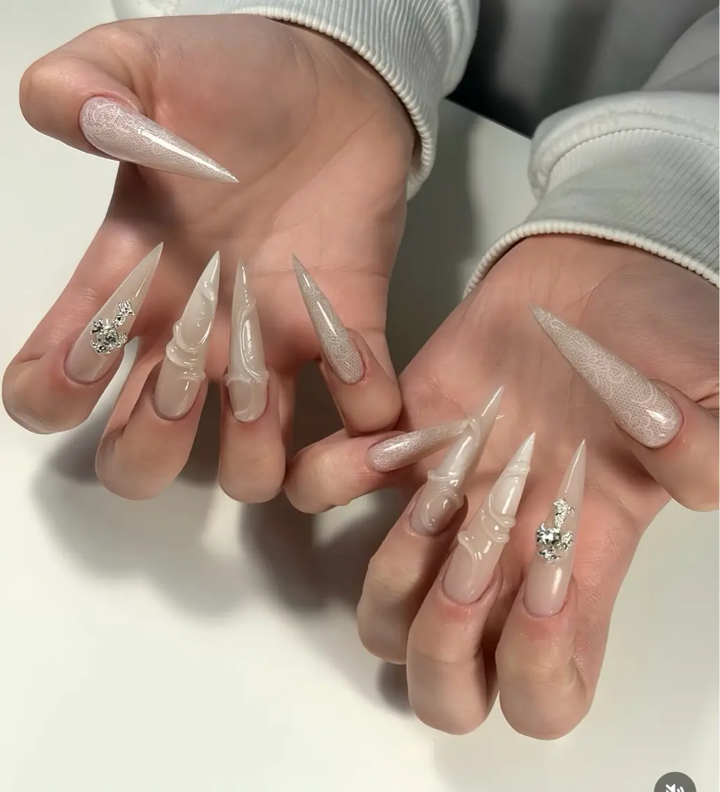 ネイル オーロラネイル チークネイル 桜ネイル クリアネイル ドット ハンドネイル Rin Nail 新大久保店のネイルデザイン