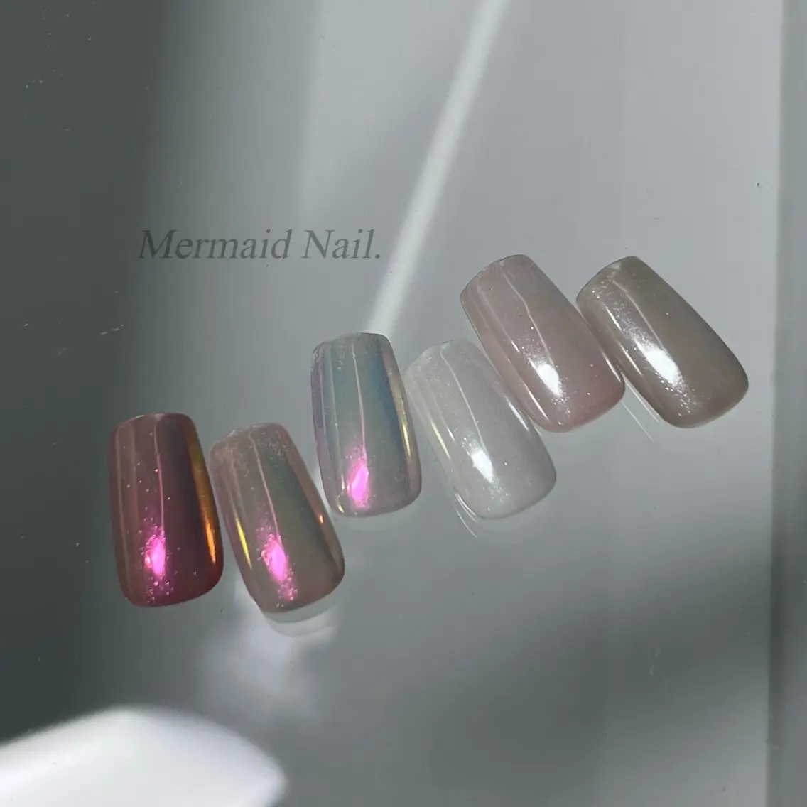 ネイル オーロラネイル ミラーネイル ワンカラーネイル ハンドネイル Mermaid Nail / りりかのネイルデザイン
