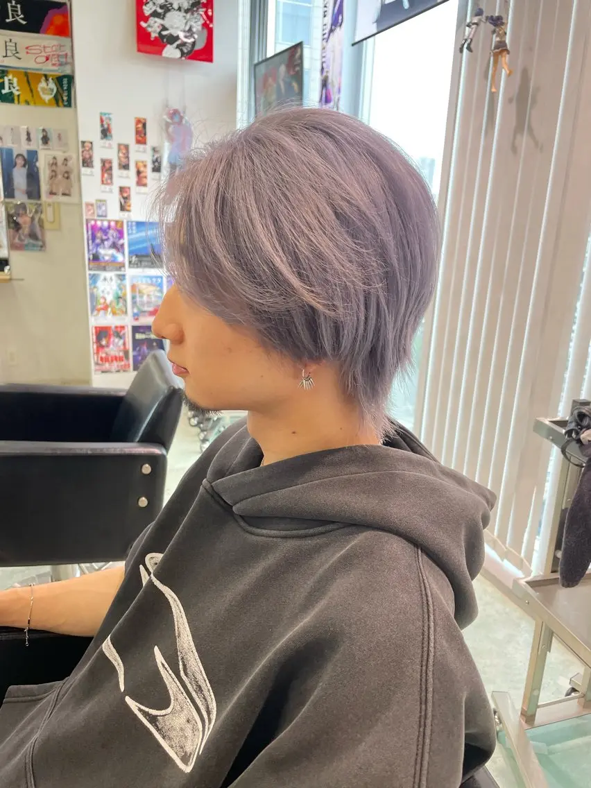 カラー メンズ シルバー 似合わせカット/ デザインカラー🦄のヘアスタイル