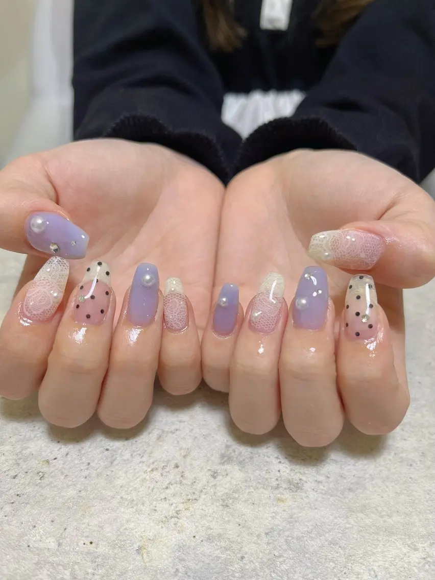 ネイル ブルー ドット レース ニュアンスネイル ハンドネイル r.nailBY α 大阪福島区/岸本🧸のネイルデザイン