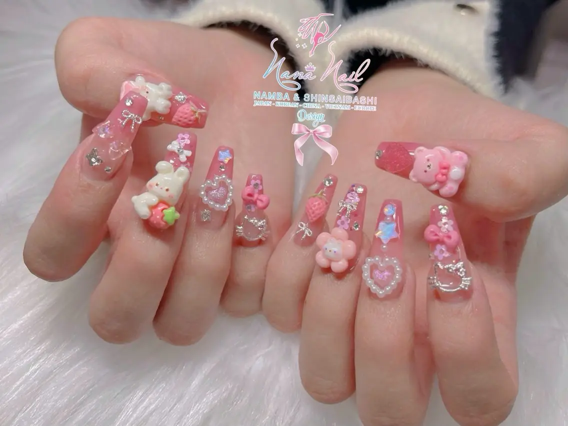 セミロング 韓国風ヘア クリスマス ハンドネイル Linanail Nambaのマツエク・マツパデザイン