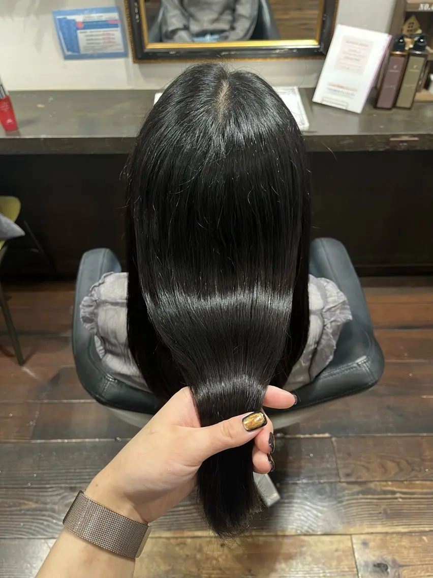 ロング 艶感カラー✨透け感カ ラー🫧小林蕗湖のヘアスタイル