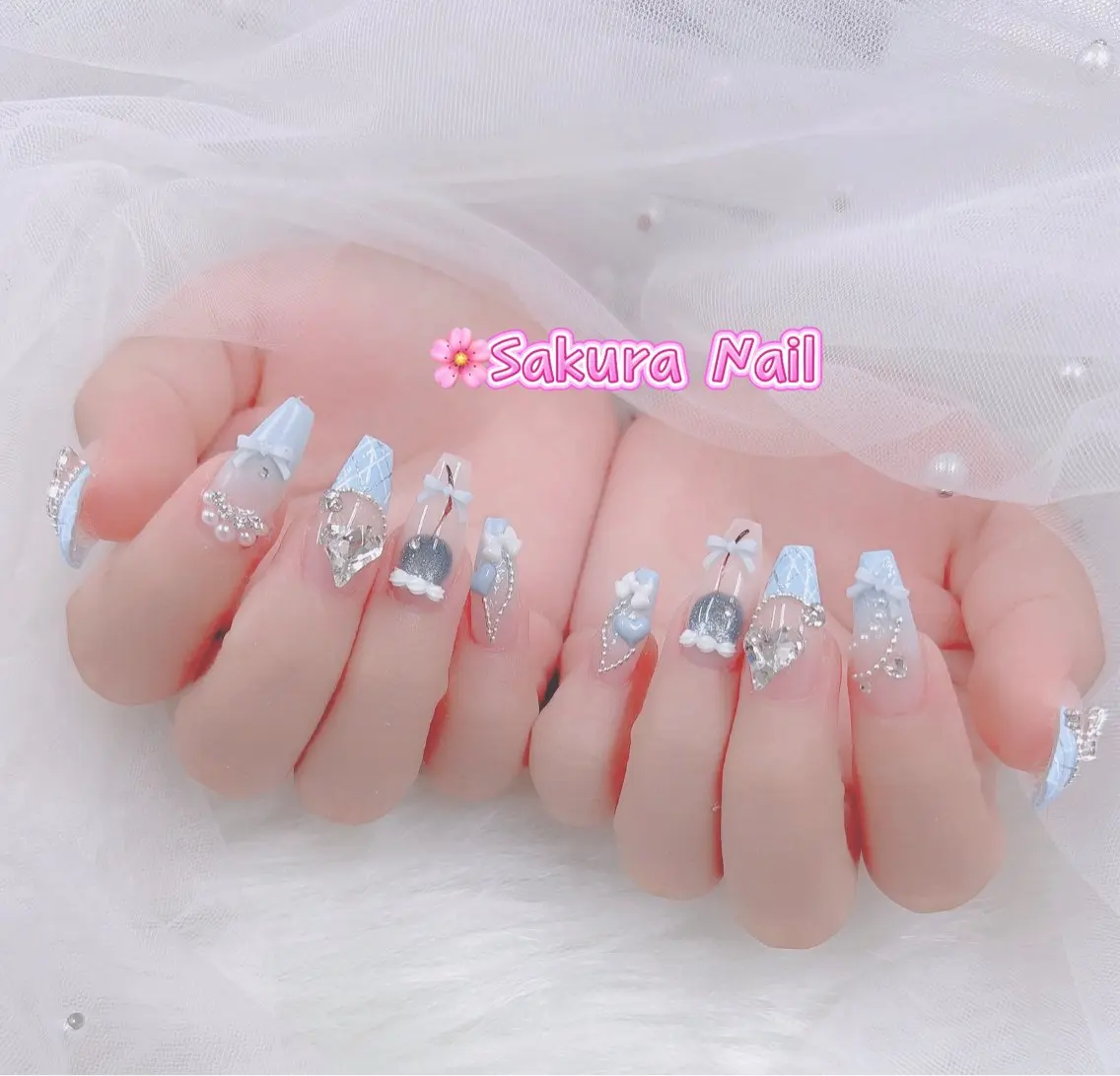 ネイル アートネイル オーロラネイル ボルドー チークネイル フレンチネイル ハンドネイル Sakura Nail Salonのネイルデザイン