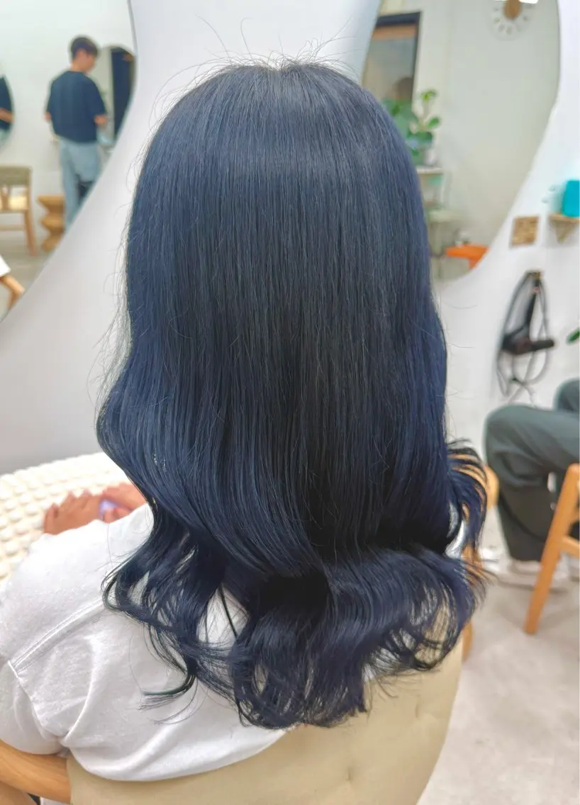 セミロング ヘアカラー ANNA🐾 艶カラー/水素カラーのヘアスタイル