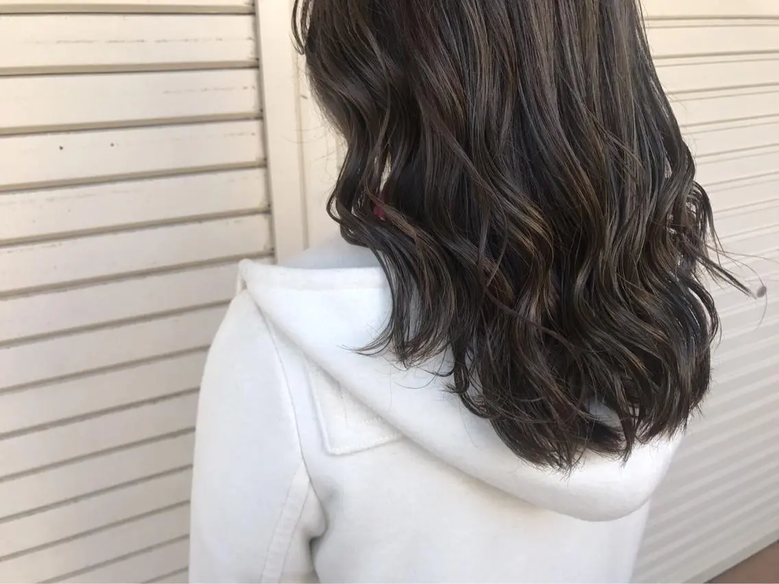 セミロング カラー ニュアンスパーマ/ レイヤー/茶屋町のヘアスタイル