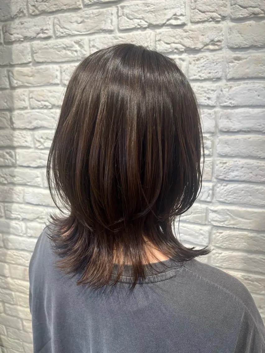 ミディアム くびれヘア 鈴木 菜々映のヘアスタイル