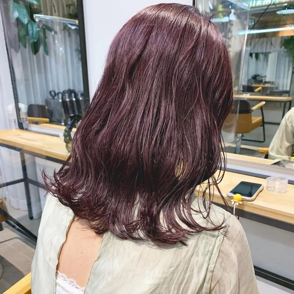 ロング カラー マツエク・マツパ ハイトーンボブ 前田 表参道　グレージュのヘアスタイル