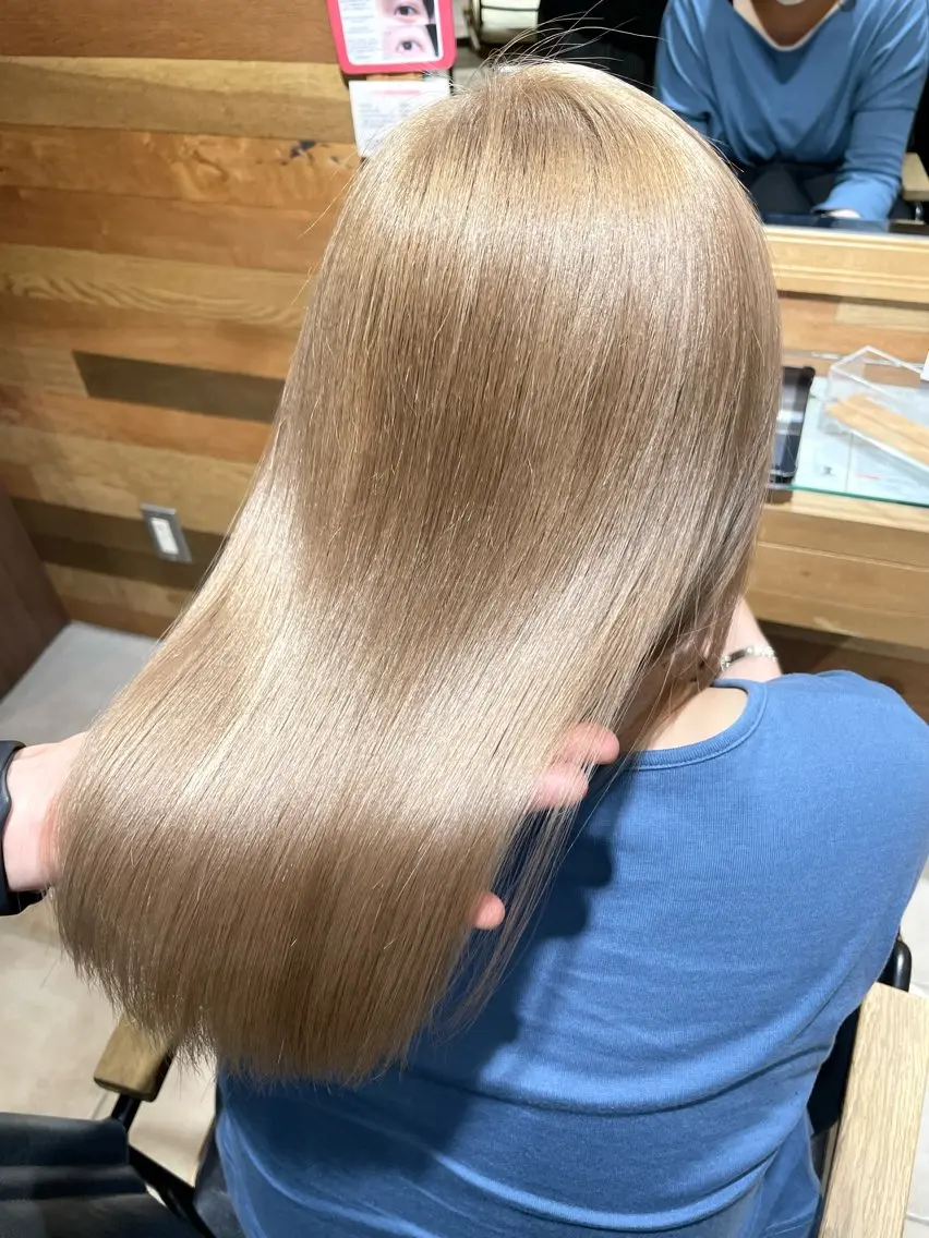 セミロング ヘアカラー 《インナーカラー》 YAMADAのヘアスタイル