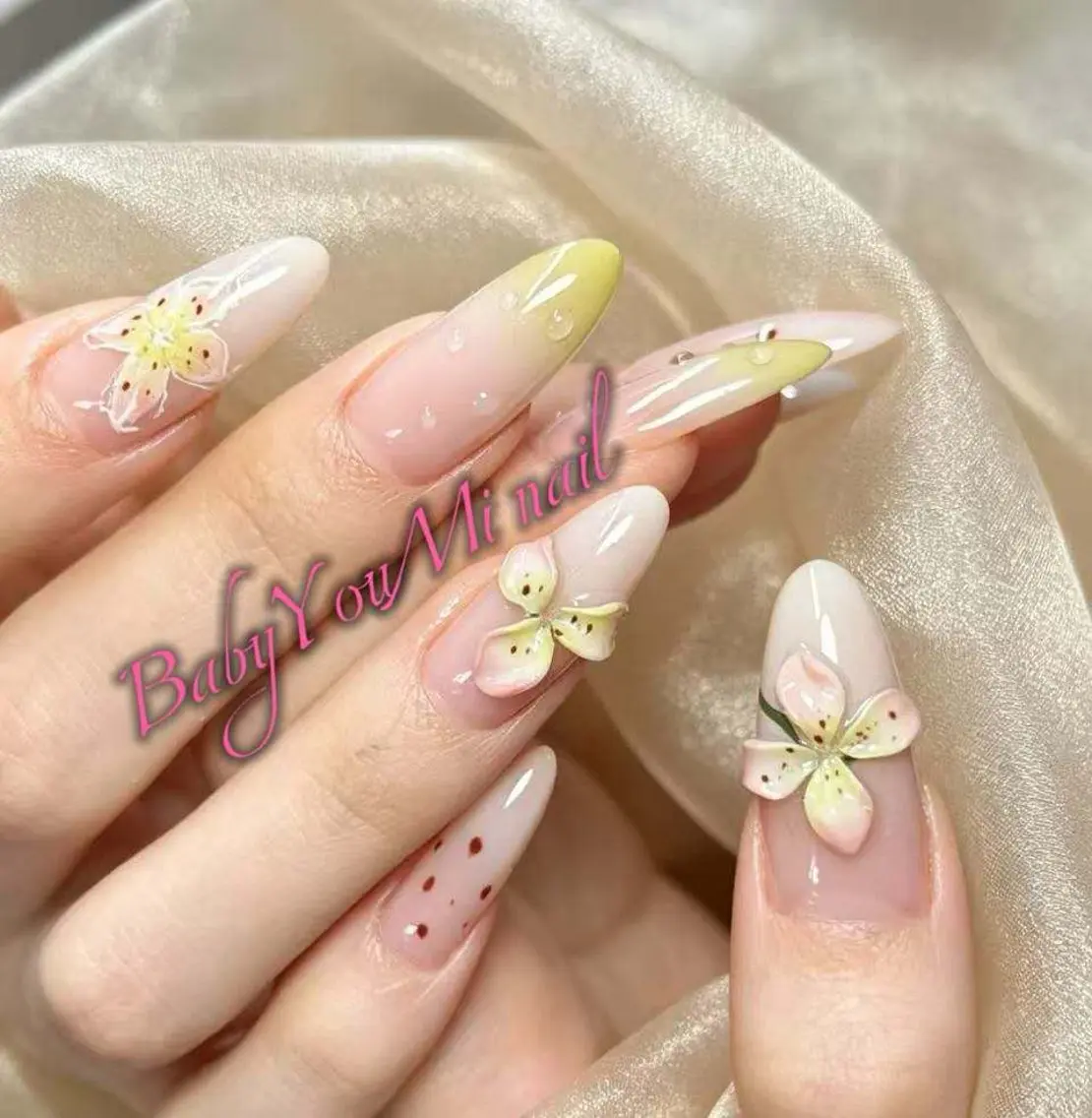 ネイル オーロラネイル チークネイル 成人式 フットネイル フレンチネイル ハンドネイル BabyYouMi nailのネイルデザイン