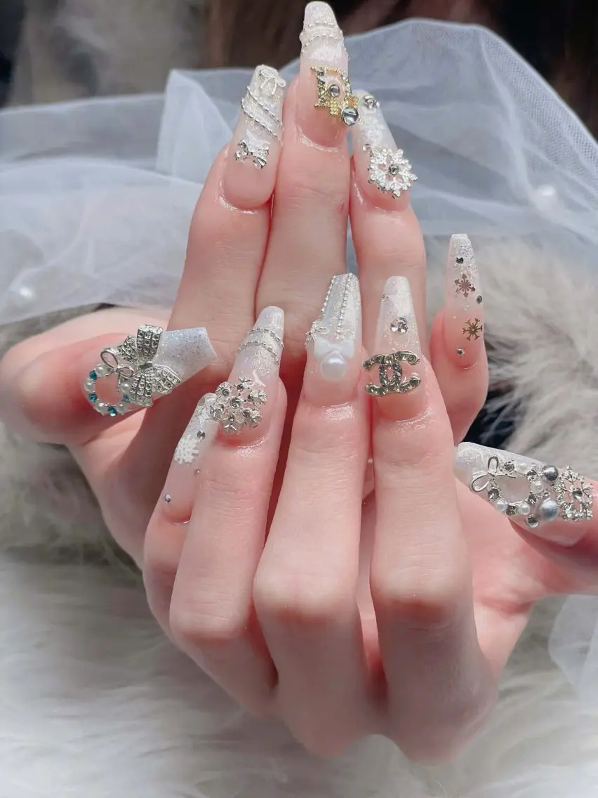 ネイル オーロラネイル フレンチネイル ジェルネイル ハロウィン 韓国ネイル ハンドネイル H.baby Nail Salonのネイルデザイン