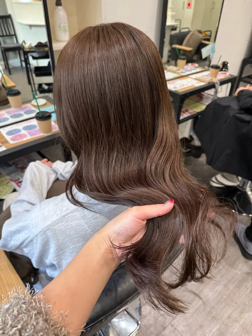 ロング カラー ベージュカラー ラテベージュ ヘアカラー cocotte🫧 kotomiのヘアスタイル