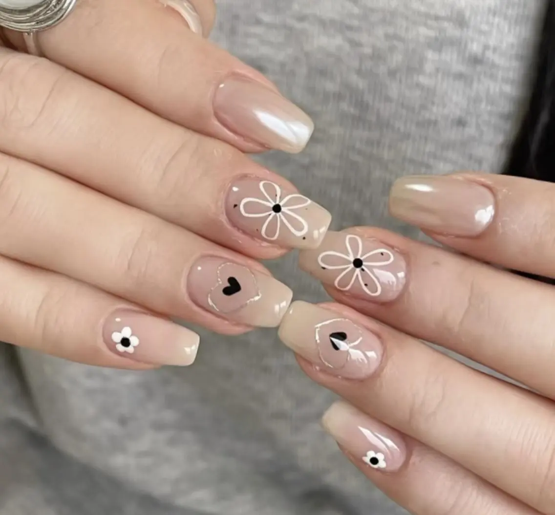 ネイル ハンドネイル 🎀 NaNa_nailのネイルデザイン