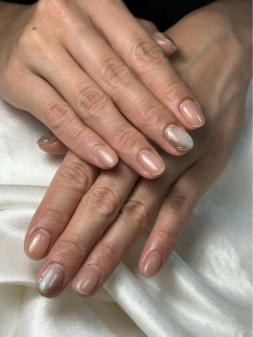 ネイル アニマル柄 オーロラネイル フットネイル フレンチネイル ジェルネイル ハンドネイル mogunail &blowのネイルデザイン