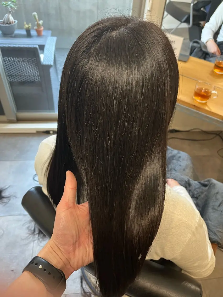 セミロング カット ヘアカラー トリートメント OFF YUYAのヘアスタイル
