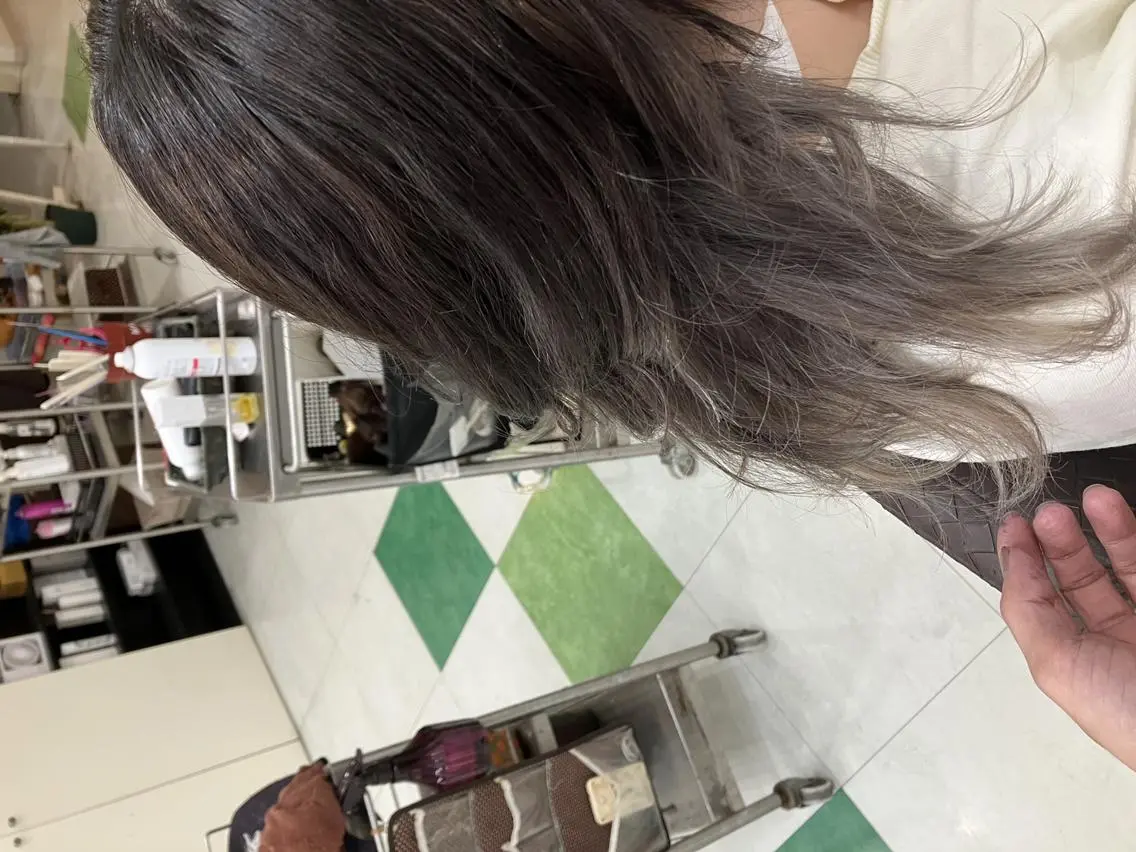 ミディアム ヘアカラー 💐リラジュネス💐 美髪Salon💫のヘアスタイル