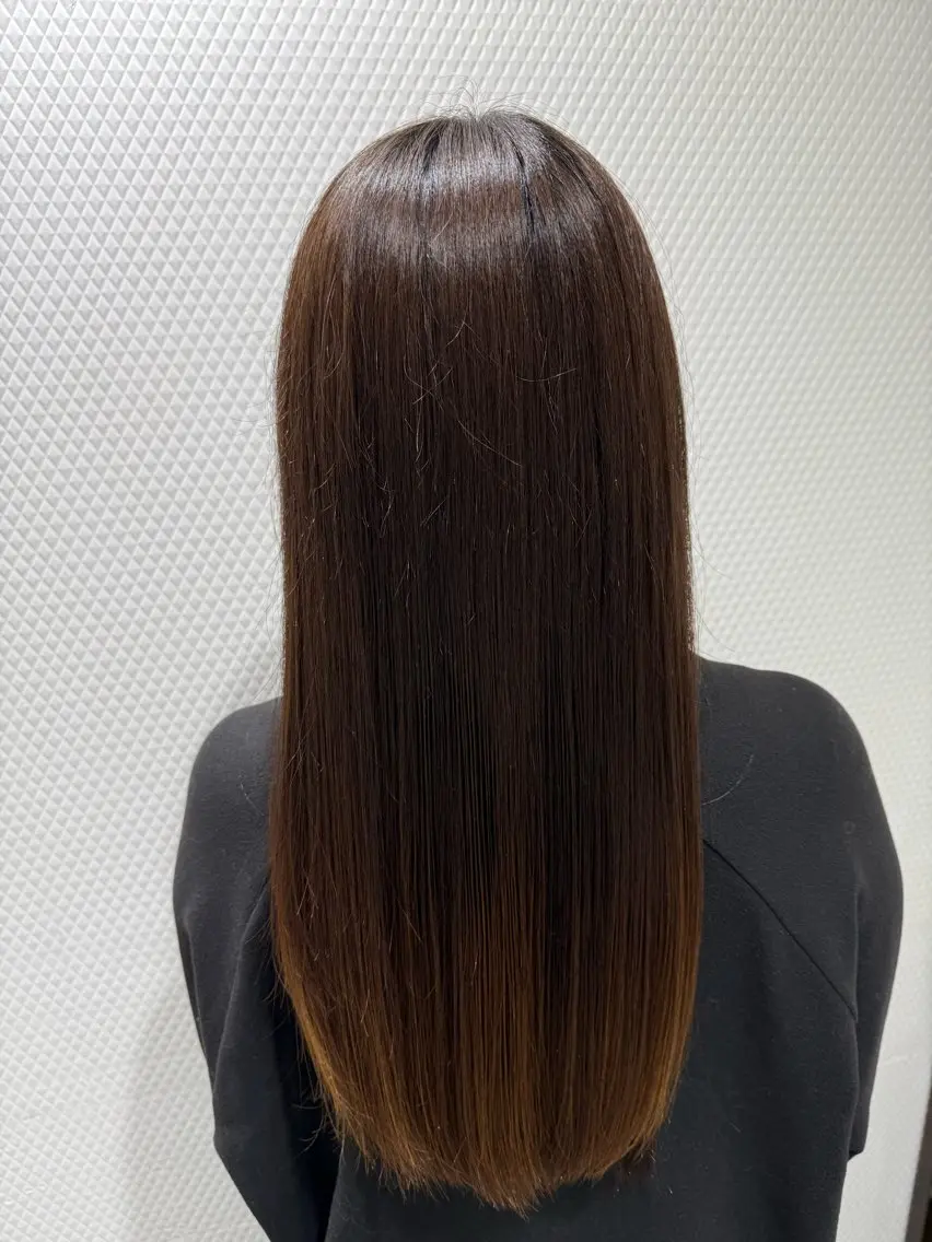 セミロング カラー ケアカラー 縮毛矯正 石本 泰士のヘアスタイル