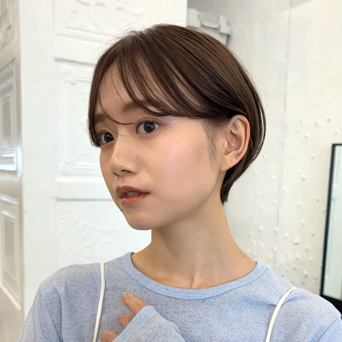 ショート カラー 丸みショート ベージュカラー ブリーチ 透明感カラー ブリーチなしカラー 顔まわり🥨レイヤー /透明感/水口舞奈のヘアスタイル