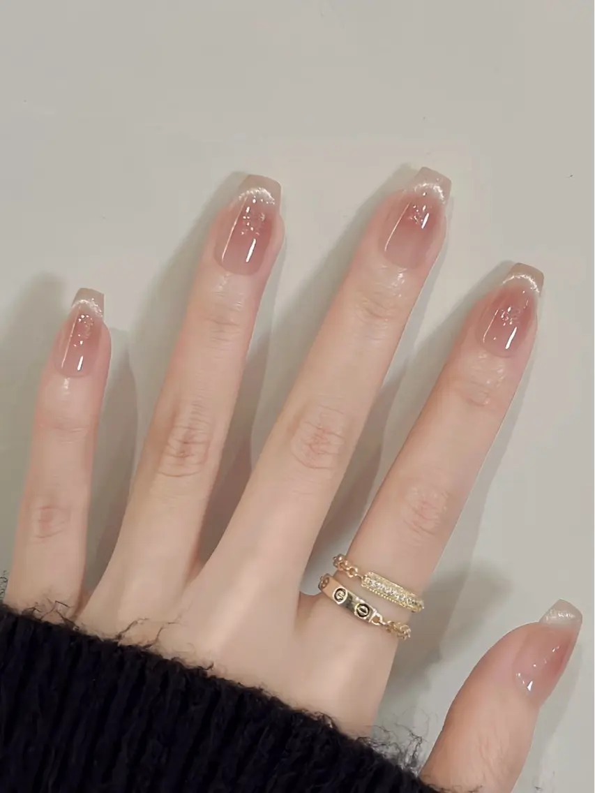 うる艶♡透明感チーク×マグネットネイル  オフ代＋800円の写真