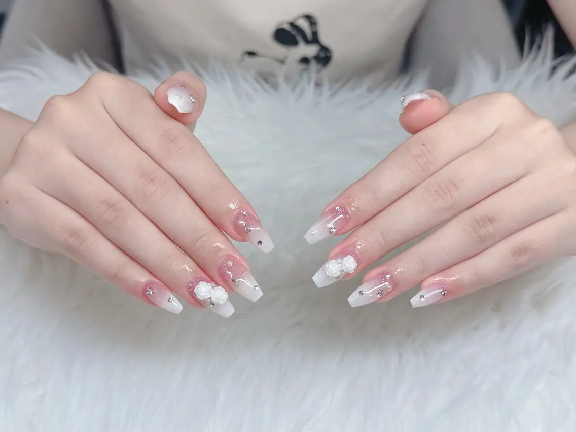 ミディアム 韓国風ヘア ハンドネイル GOHOUBI Nail 心斎橋店のネイルデザイン