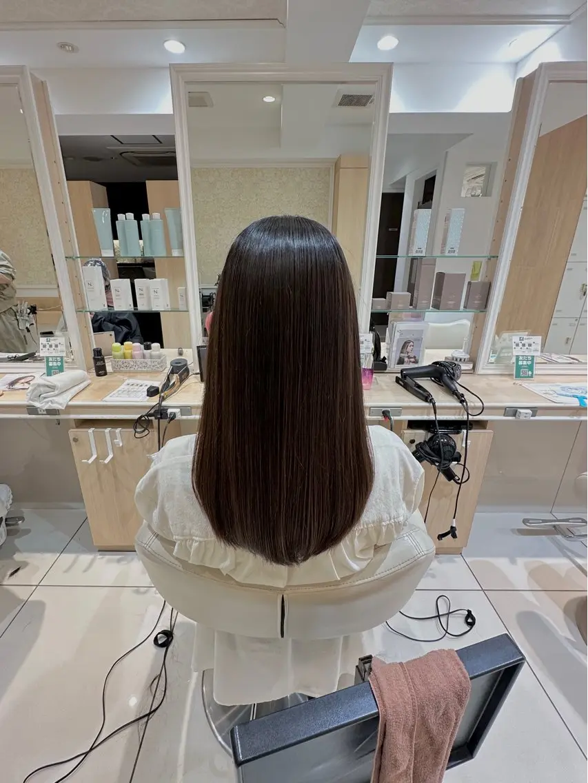 セミロング かとう さやかのヘアスタイル