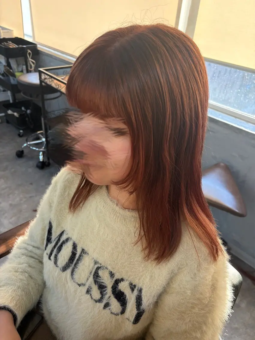 セミロング カット ヘアカラー シモイケ ルアのヘアスタイル