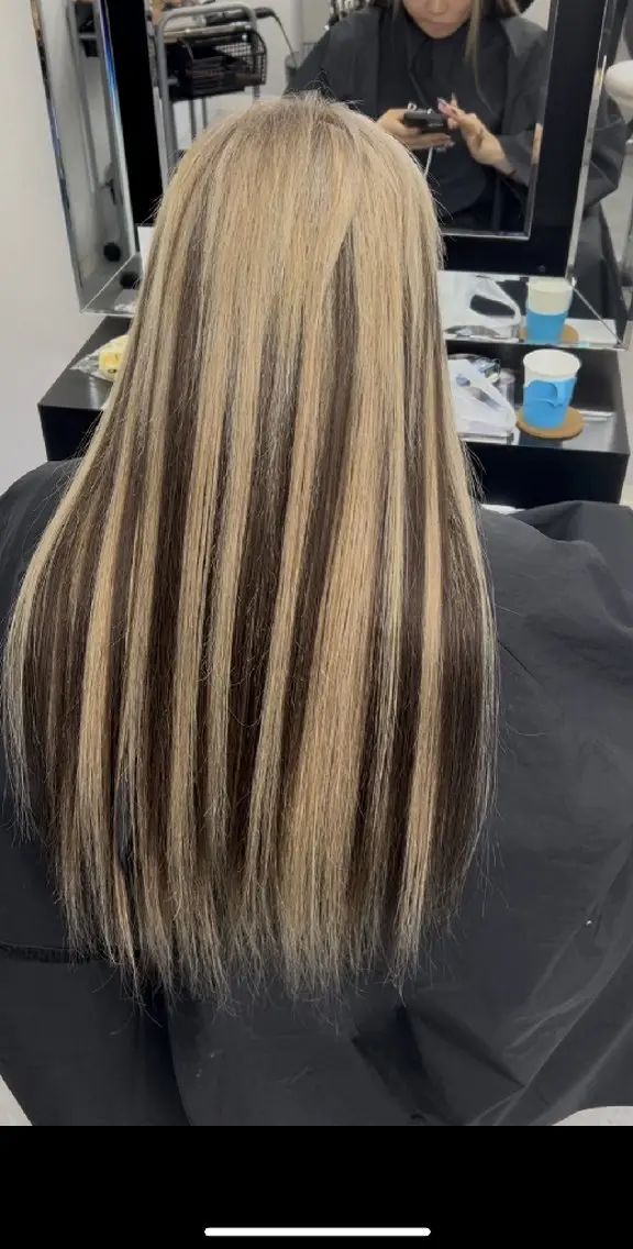 ロング カラー シールエクステ ブリーチ ダブルカラー ハイトーンカラー エクステ カット エクステ ベルグロー アルファのヘアスタイル