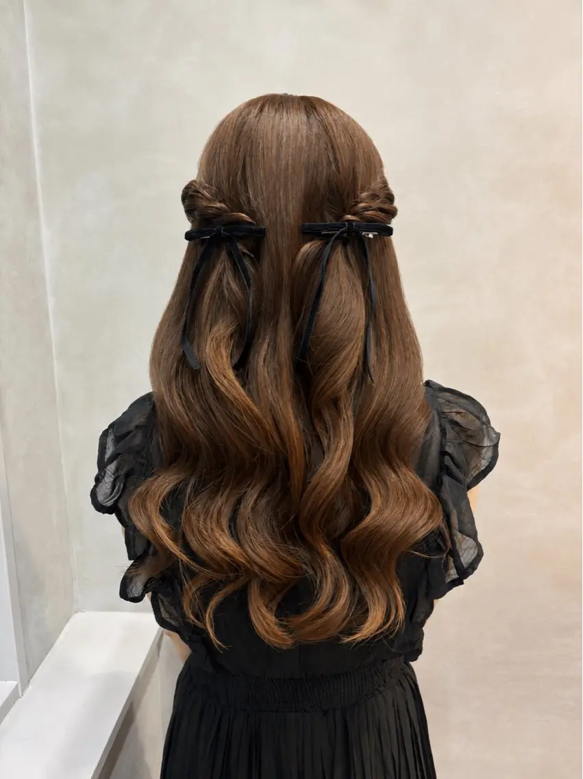 ロング 卒業式のヘアスタイル 韓国風ヘア 浴衣 推し活アレンジ🎀艶 カラー🫧nanoのヘアスタイル