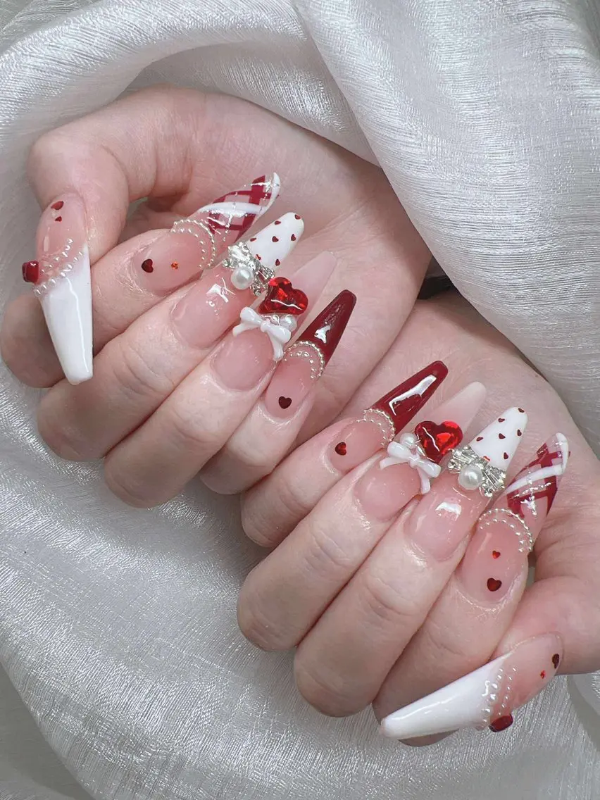 ネイル 長さ出し グラデーション 卒業式 キラキラネイル マグネットネイル ハンドネイル Lee Nailsのネイルデザイン