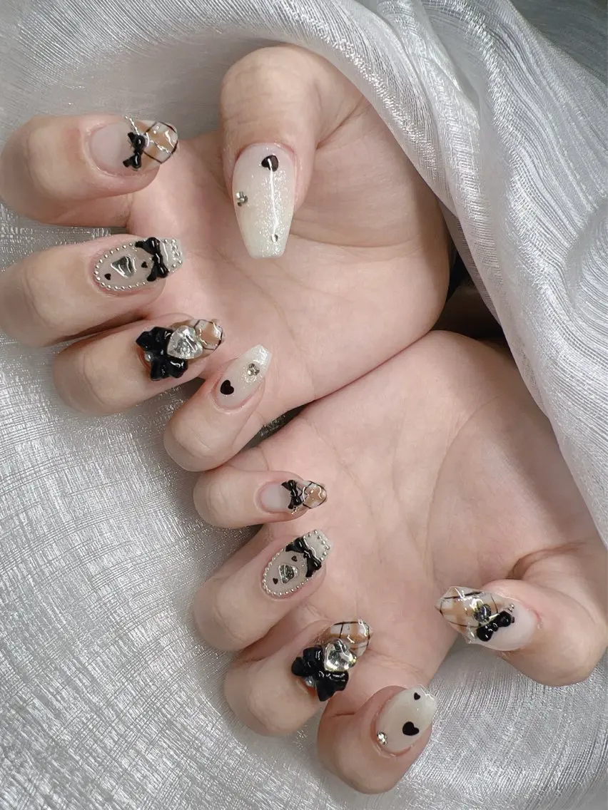 ネイル 長さ出し グラデーション 卒業式 キラキラネイル マグネットネイル ハンドネイル Lee Nails チップ長さだし専門店のネイルデザイン