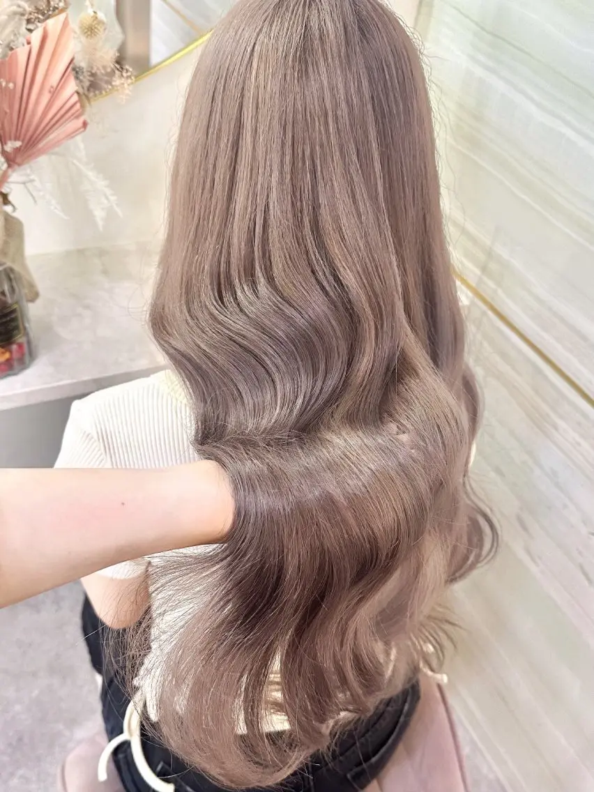 セミロング カラー パーマ ヘアアレンジ メンズ 🌱巴結生🌿グレー ジュ☁️ミルクティーのヘアスタイル