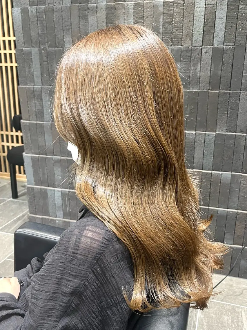 ロング カラー アッシュ ベージュカラー イルミナカラー カット ヘアカラー トリートメント 𝑺𝒂𝒌𝒊 🩶マンツーマン施術のヘアスタイル