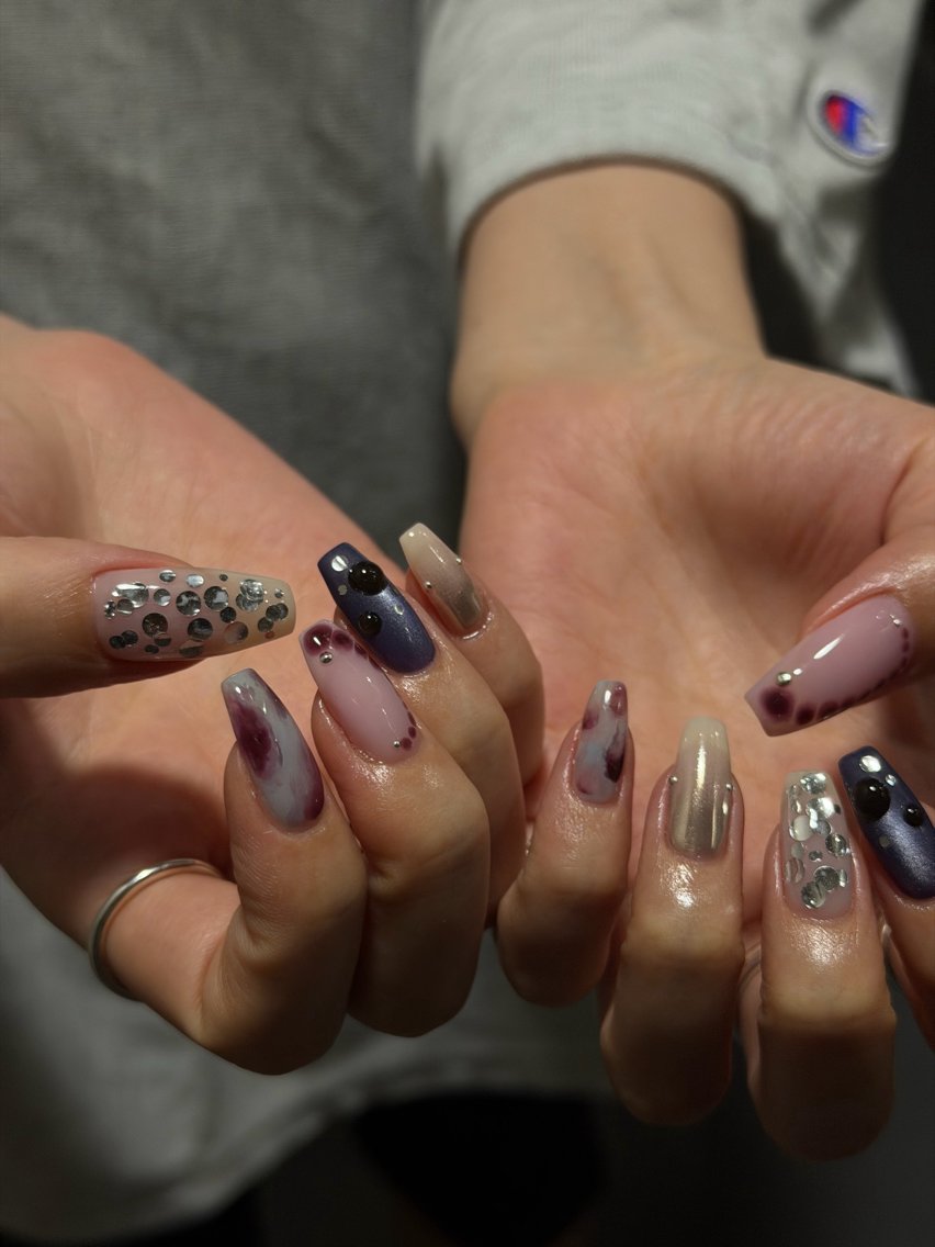 ネイル ハンドネイル フットネイル with hues AYAのネイルデザイン