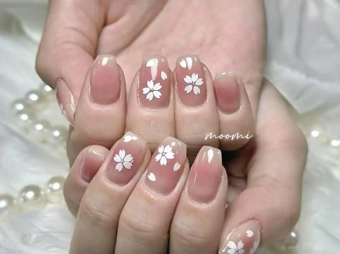 ネイル 長さ出し ジェルネイル グラデーション 韓国ネイル マグネットネイル moomi nail スカルプ専門のネイルデザイン
