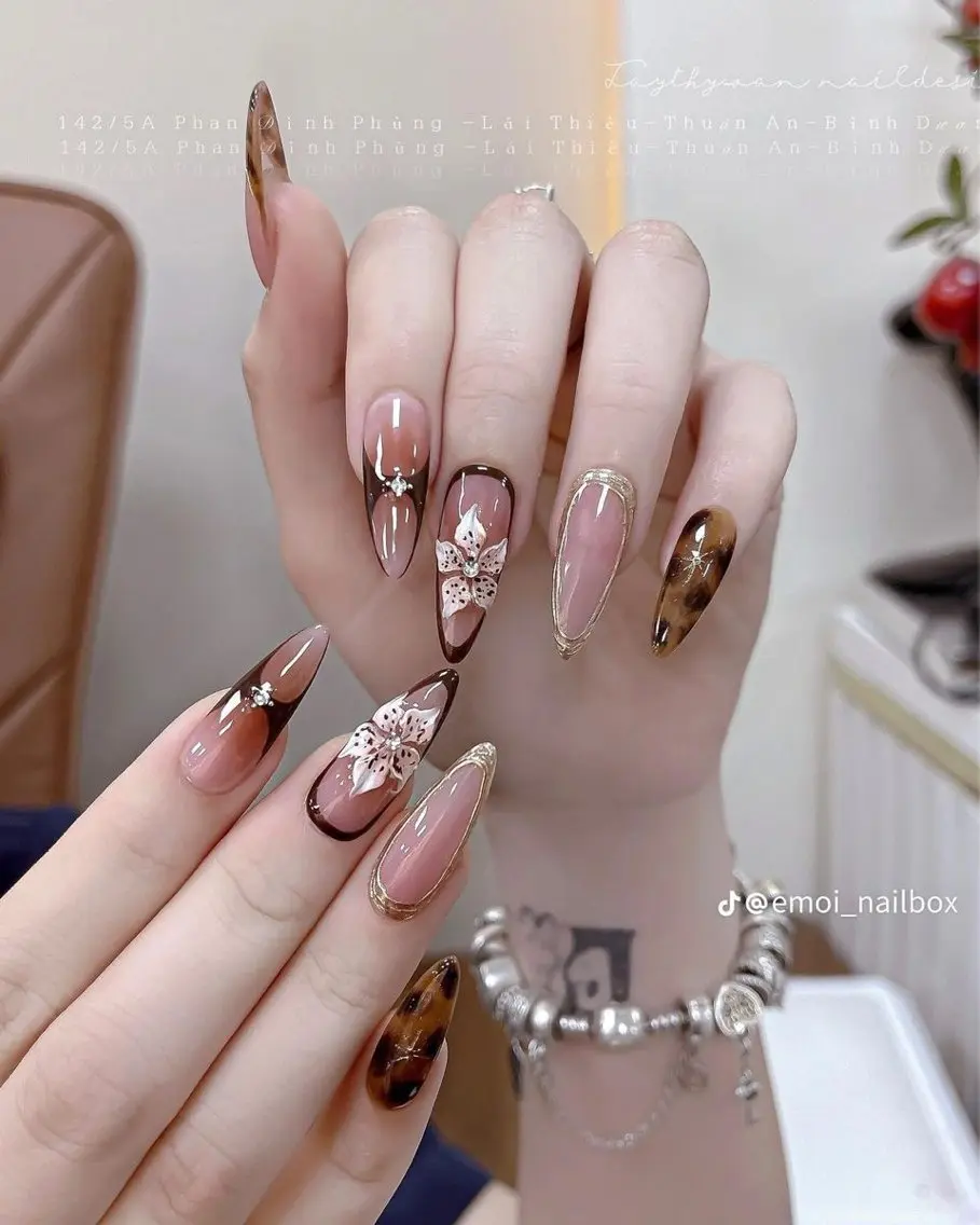 ネイル 韓国ネイル マグネットネイル 持ち込み ハンドネイル Dyo Nail_Royalのネイルデザイン