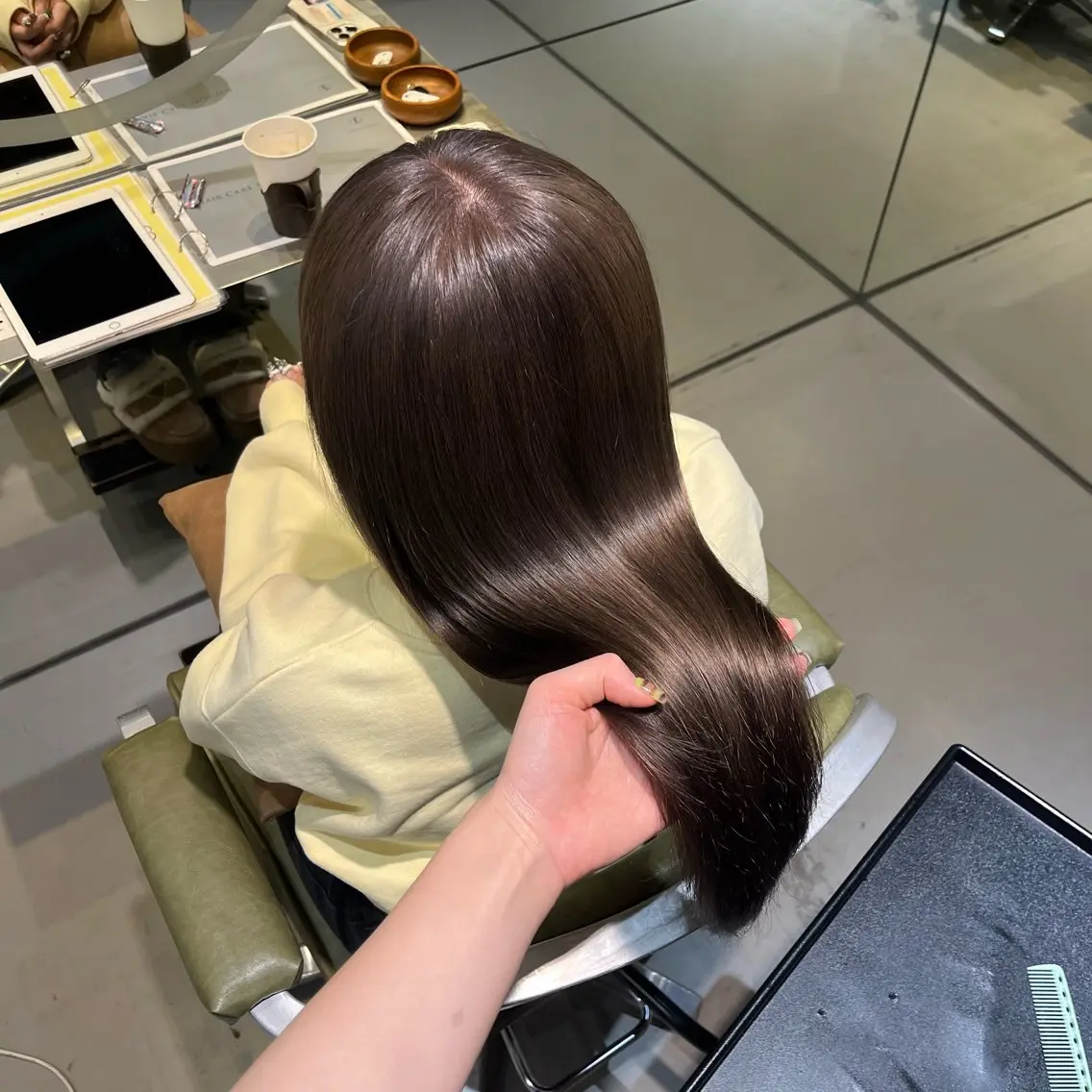 ロング カラー ブリーチ 透明感カラー グレージュ ヘアカラー トリートメント やまき さきね/メンズカットのヘアスタイル