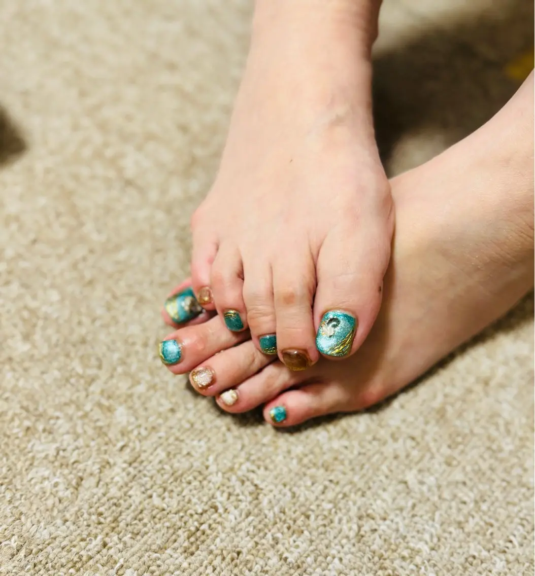 ネイル グリーン マグネットネイル フットネイル N.plus NaiLのネイルデザイン