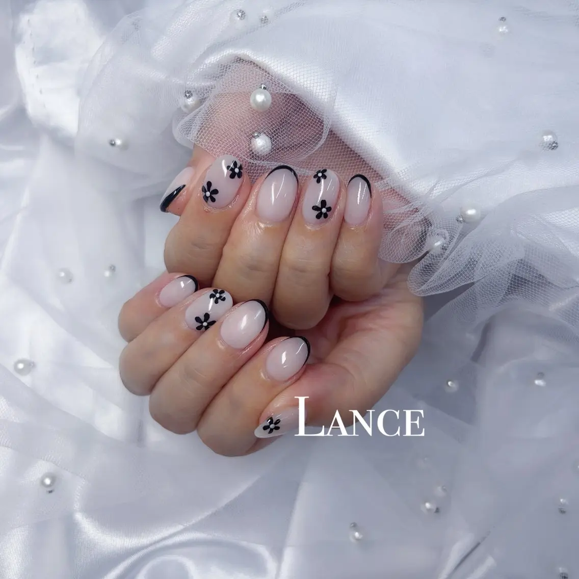 ネイル オーロラネイル ドット フットネイル 氷ネイル・うるうるネイル キラキラネイル ハンドネイル Lance nailのネイルデザイン