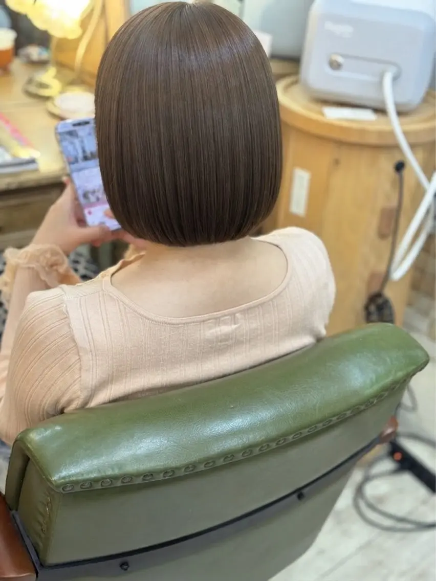 ミディアム カット ヘアカラー トリートメント 新宿御苑/ショート ショートボブ/山口のヘアスタイル