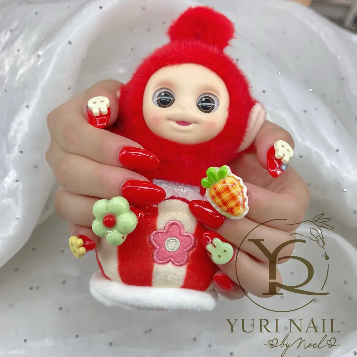 ネイル チークネイル フットネイル フレンチネイル グラデーション キラキラネイル ハンドネイル フットネイル ハンドケア YURI Nail Funabashiのネイルデザイン