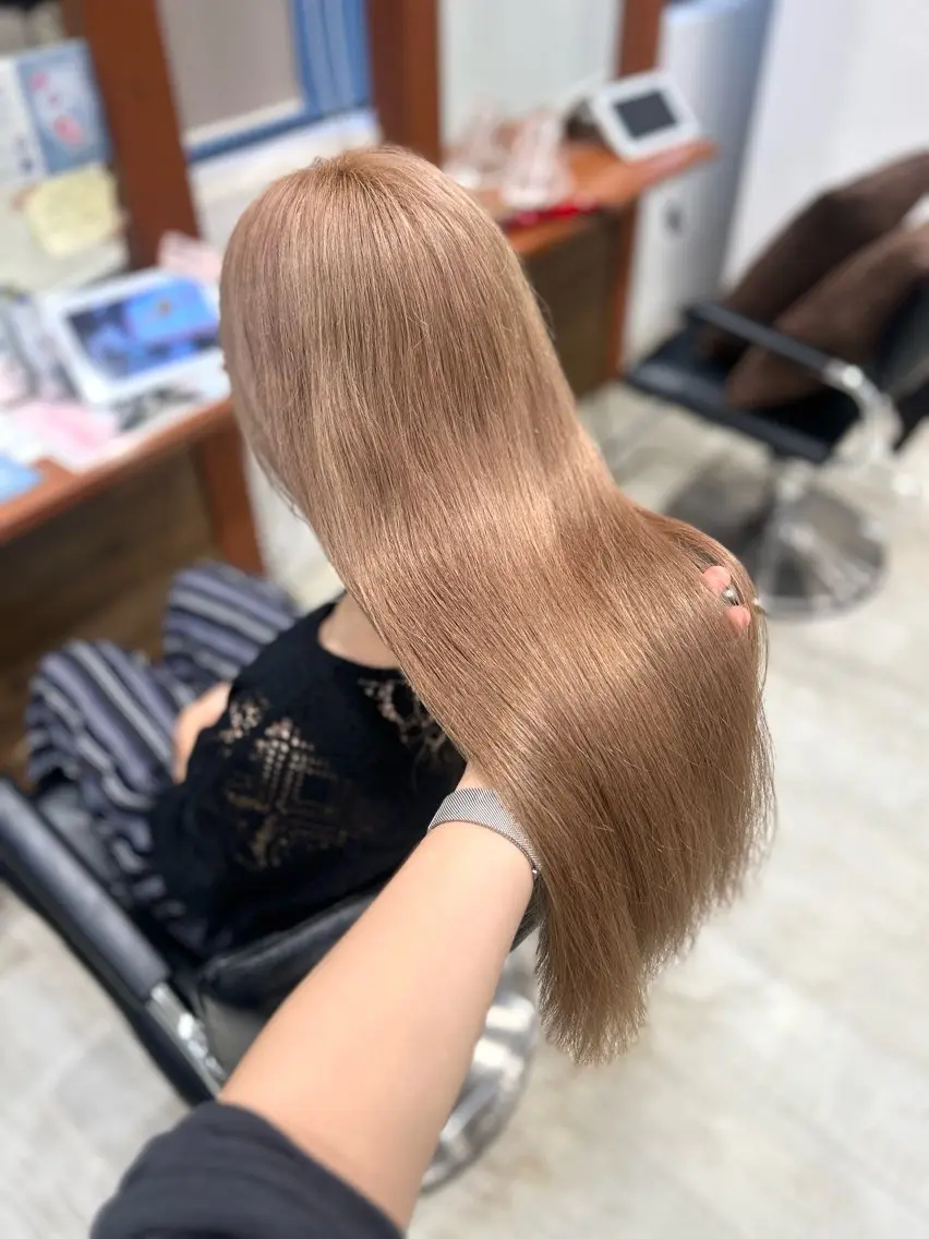 カラー ベージュカラー ミルクティーベージュ ヘアカラー 🎀透明感/レイヤ ー/Kotona🎀のヘアスタイル