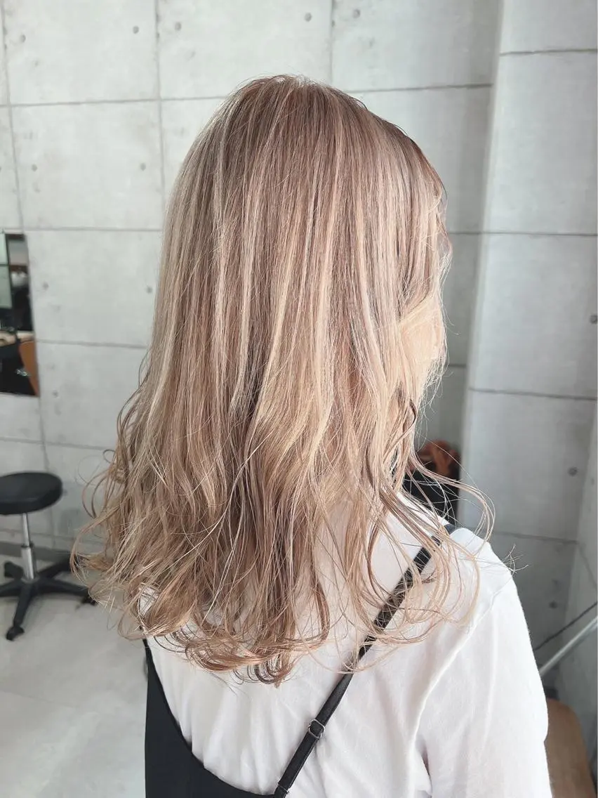 ケア付き💗🤍【トリプルカラー】ケアブリーチ×2回+全体カラー+システムトリートメント✨ロング料金無料✨🤍の写真