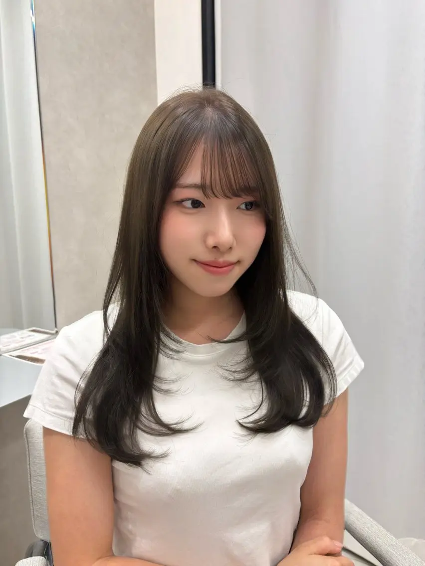 セミロング 透明感color♡ Ibukiのヘアスタイル