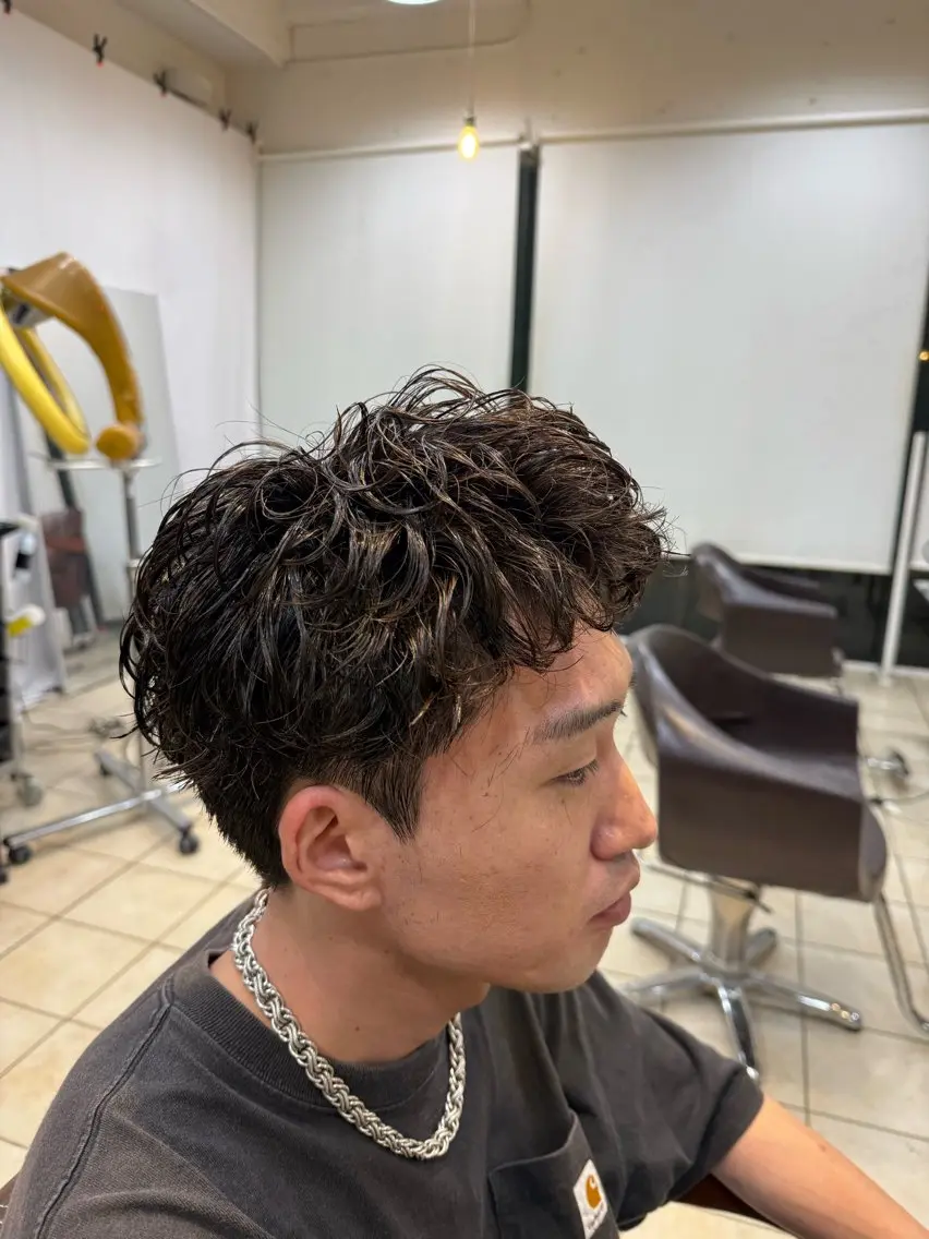 ショート パーマ ヘアアレンジ メンズ ショートヘア Kouki パーマ/ハイライトのヘアスタイル
