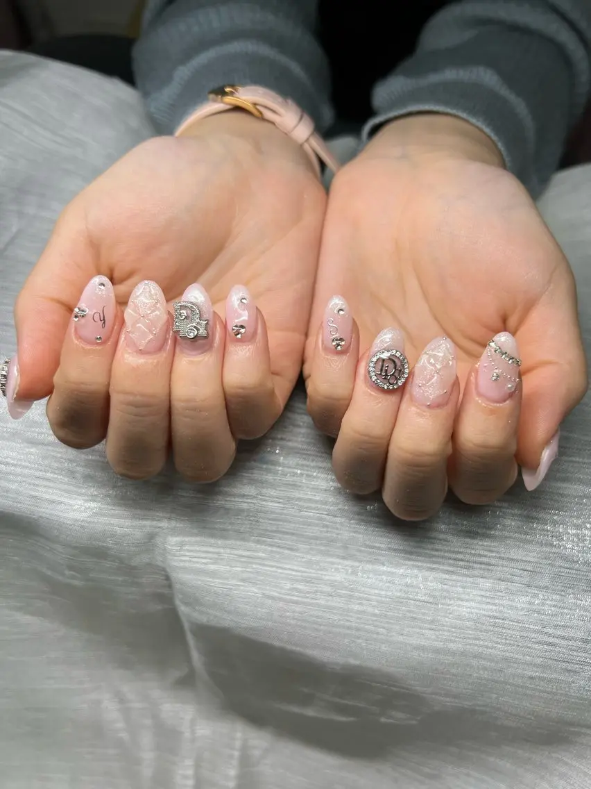ネイル オーロラネイル チークネイル 長さ出し フットネイル フレンチネイル ハンドネイル Lee Nailsのネイルデザイン
