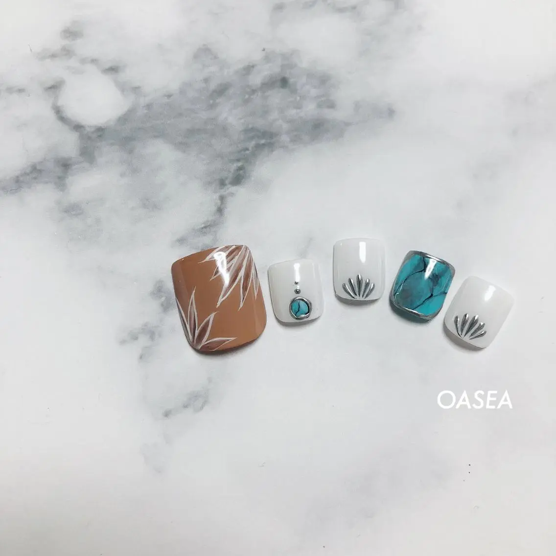 ネイル フットネイル 🌞💜 KAORI 🌴のネイルデザイン